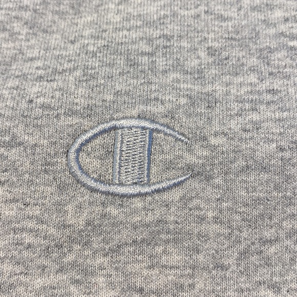 Champion Sweatshirt - Picture 2 of 6